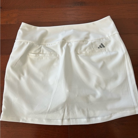 New Adidas Women's Solid Golf Skorts Skirt Shorts White Size large pockets - Picture 9 of 9